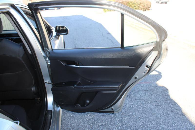 Toyota Camry LE Auto (Natl) 2019