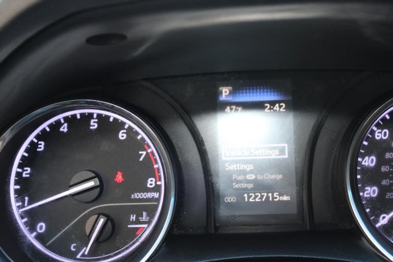 Toyota Camry LE Auto (Natl) 2019