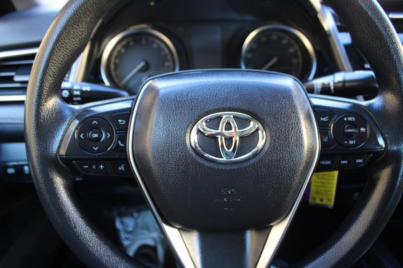 Toyota Camry XLE Auto (Natl) 2018