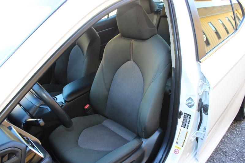 Toyota Camry XLE Auto (Natl) 2018