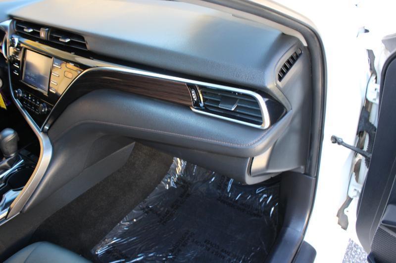 Toyota Camry XLE Auto (Natl) 2018