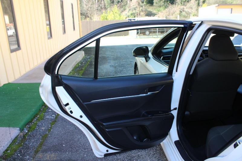 Toyota Camry XLE Auto (Natl) 2018