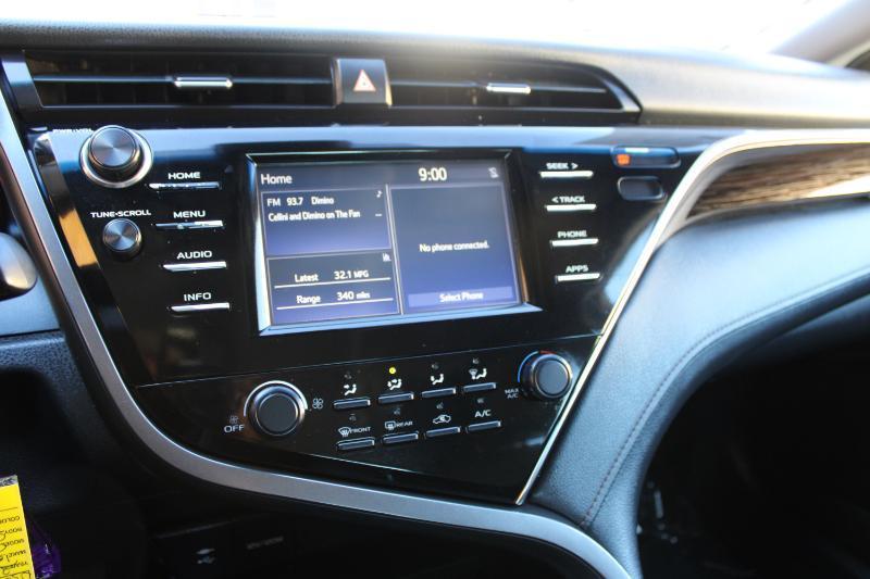 Toyota Camry XLE Auto (Natl) 2018