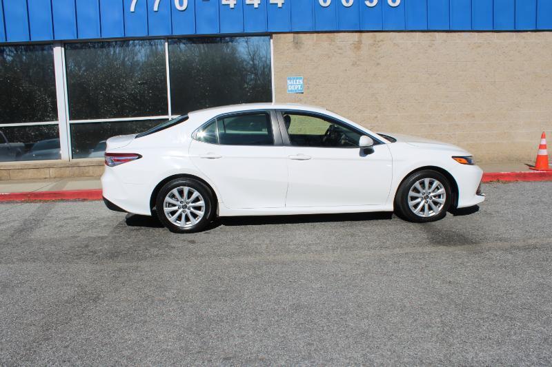 Toyota Camry XLE Auto (Natl) 2018