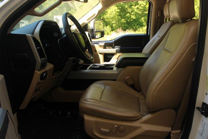 Ford Super Duty F-250 SRW Lariat 4WD Crew Cab 8' Box 2019