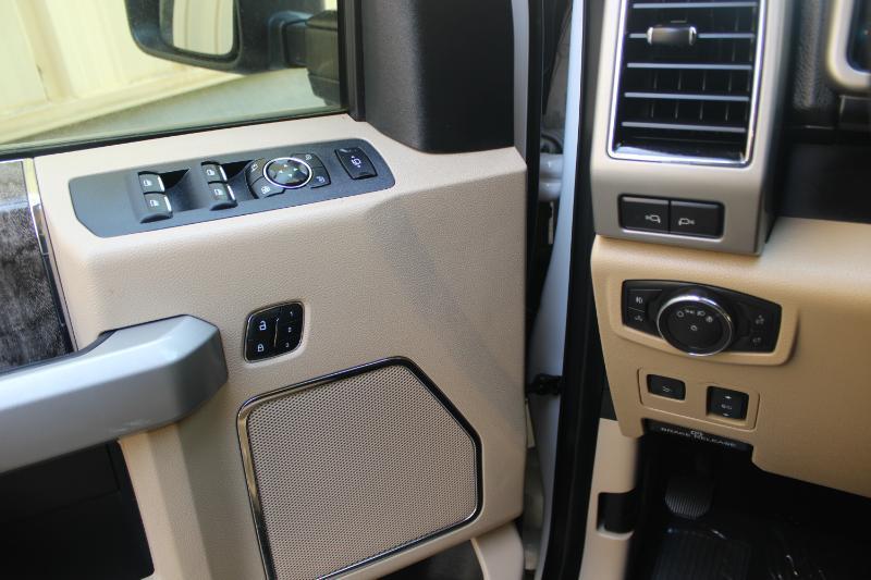 Ford Super Duty F-250 SRW Lariat 4WD Crew Cab 8' Box 2019