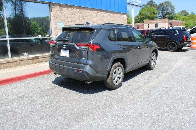 Toyota RAV4 LE FWD (Natl) 2021