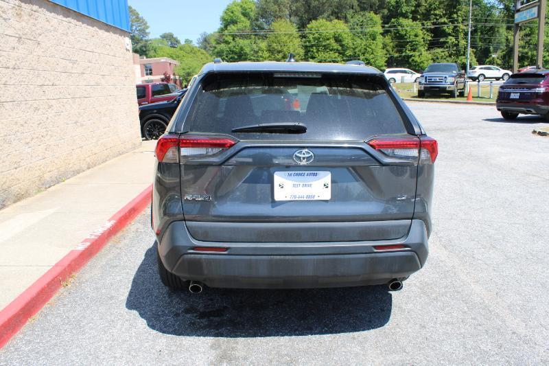 Toyota RAV4 LE FWD (Natl) 2021