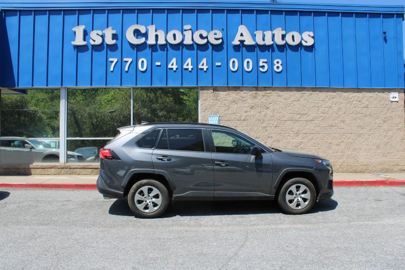 Toyota RAV4 LE FWD (Natl) 2021