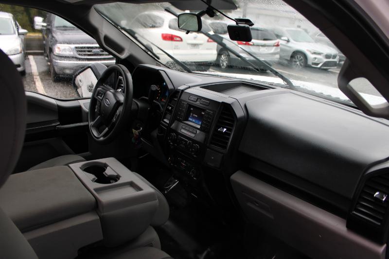 Ford F-150 XLT 2WD Reg Cab 8' Box 2017