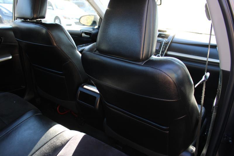 Toyota Camry 4dr Sdn I4 Auto SE (Natl) 2012