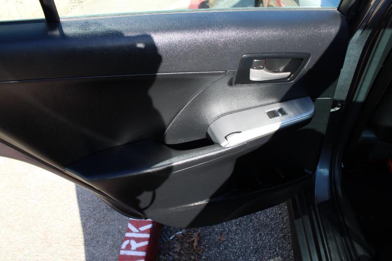 Toyota Camry 4dr Sdn I4 Auto SE (Natl) 2012