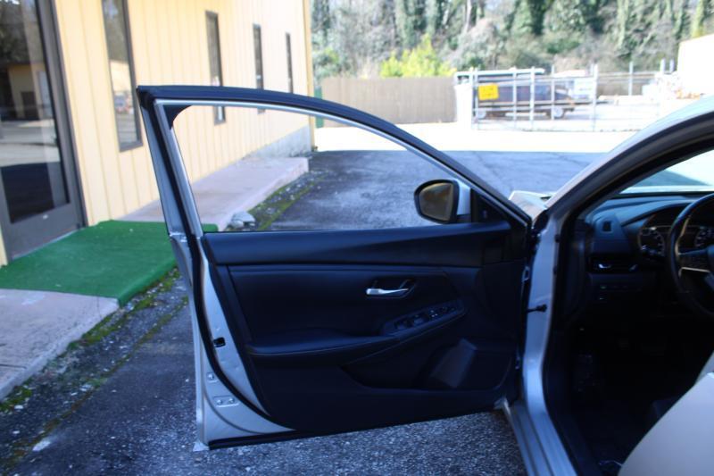 Nissan Sentra SV CVT 2021