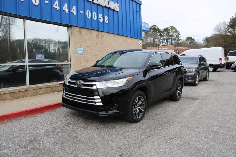 Toyota Highlander LE V6 FWD (Natl) 2019