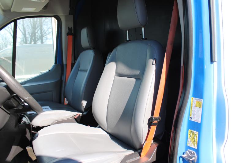 Ford Transit Van T-250 148" Med Rf 9000 GVWR Sliding RH Dr 2019