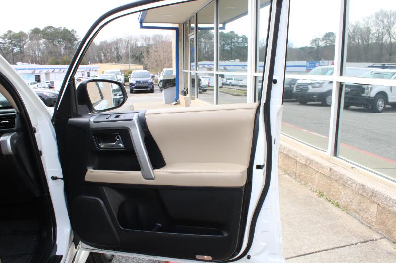 Toyota 4Runner RWD 4dr V6 Limited (Natl) 2014