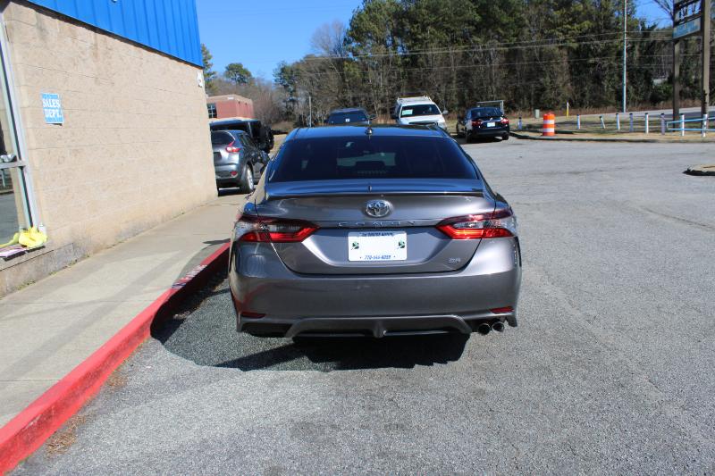 Toyota Camry Hybrid SE Nightshade CVT (Natl) 2023