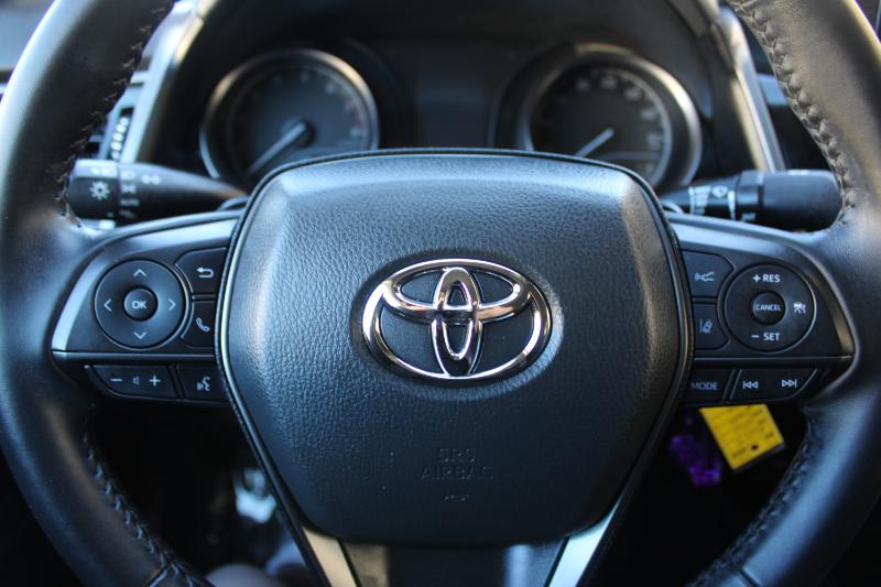 Toyota Camry Hybrid SE Nightshade CVT (Natl) 2023