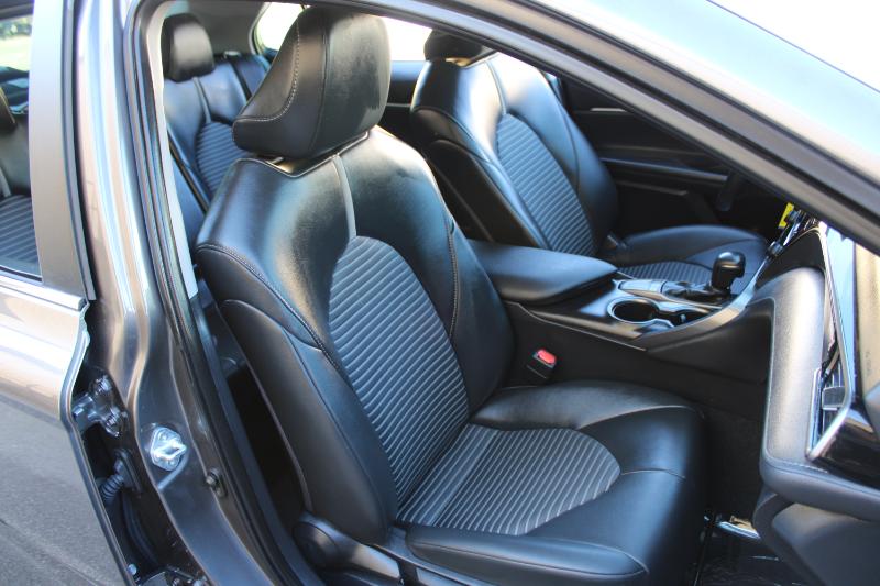 Toyota Camry Hybrid SE Nightshade CVT (Natl) 2023