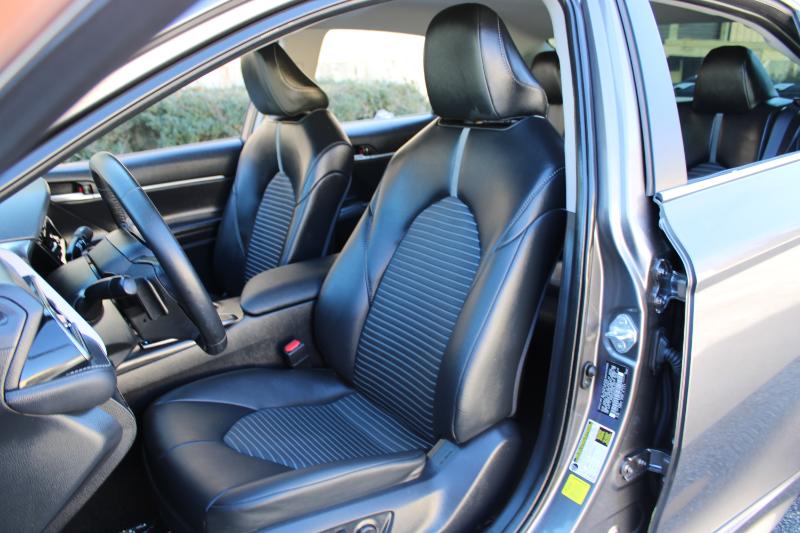 Toyota Camry Hybrid SE Nightshade CVT (Natl) 2023