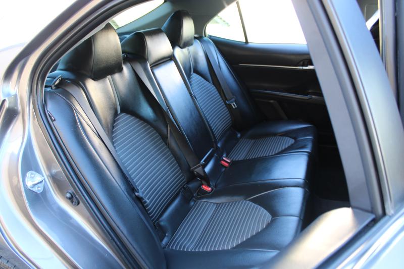 Toyota Camry Hybrid SE Nightshade CVT (Natl) 2023