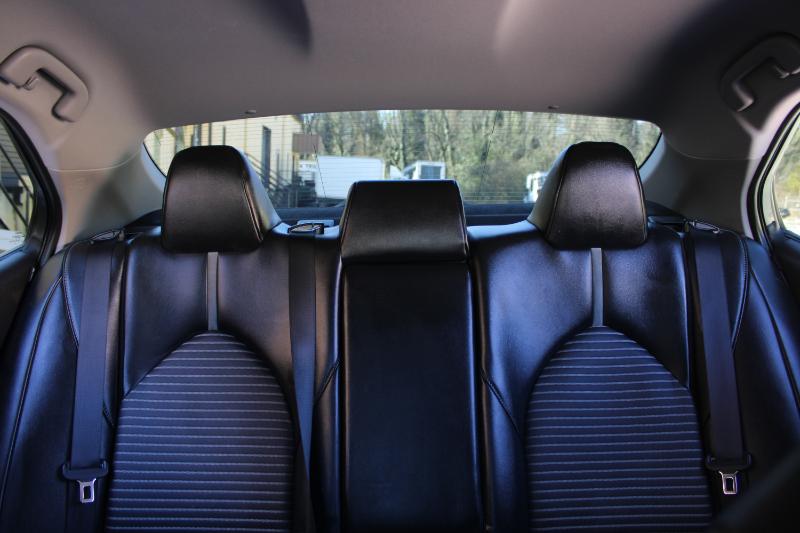 Toyota Camry Hybrid SE Nightshade CVT (Natl) 2023