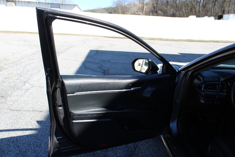 Toyota Camry Hybrid SE Nightshade CVT (Natl) 2023