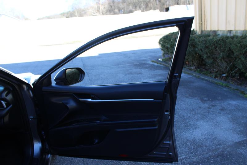 Toyota Camry Hybrid SE Nightshade CVT (Natl) 2023