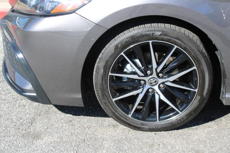 Toyota Camry Hybrid SE Nightshade CVT (Natl) 2023