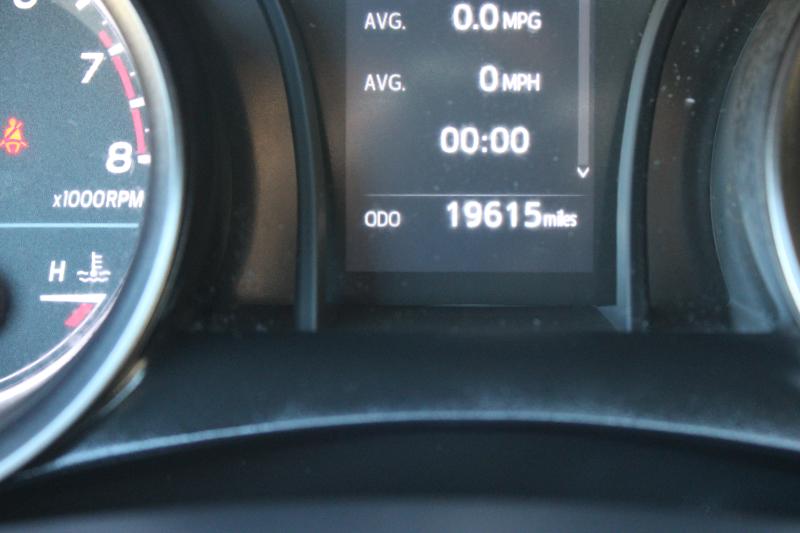 Toyota Camry Hybrid SE Nightshade CVT (Natl) 2023