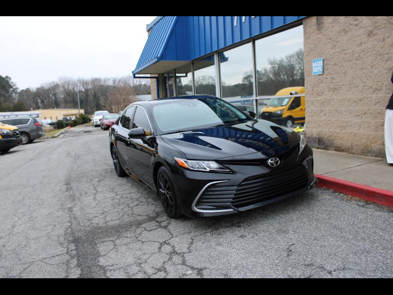 Toyota Camry LE Auto (Natl) 2021