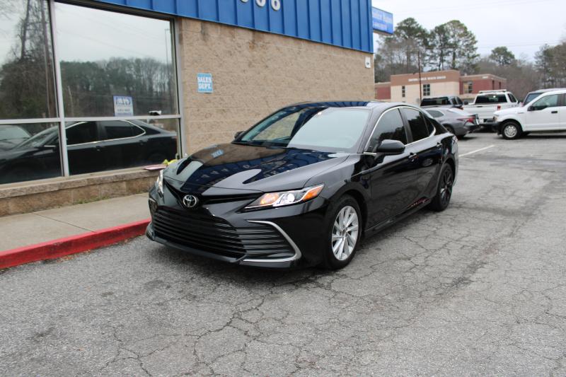 Toyota Camry LE Auto (Natl) 2021