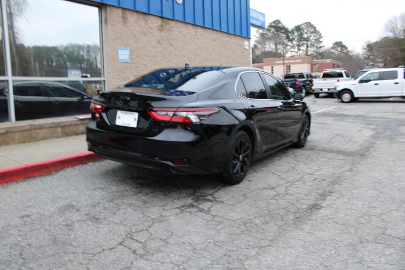 Toyota Camry LE Auto (Natl) 2021