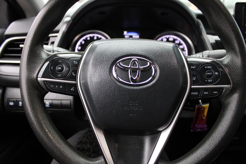 Toyota Camry LE Auto (Natl) 2021