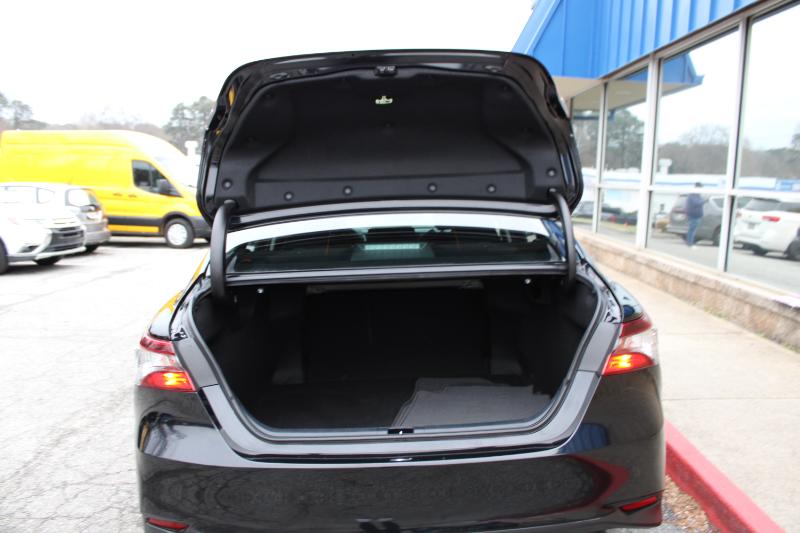 Toyota Camry LE Auto (Natl) 2021