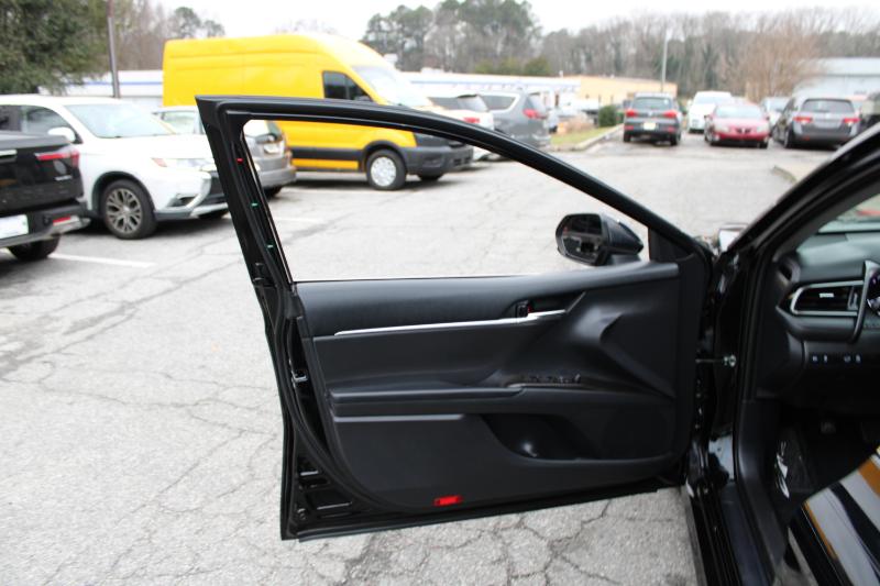 Toyota Camry LE Auto (Natl) 2021