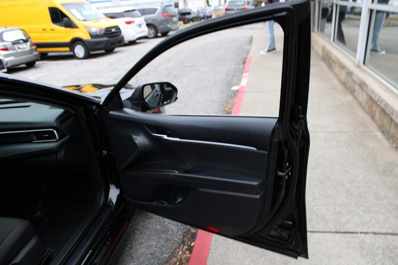 Toyota Camry LE Auto (Natl) 2021