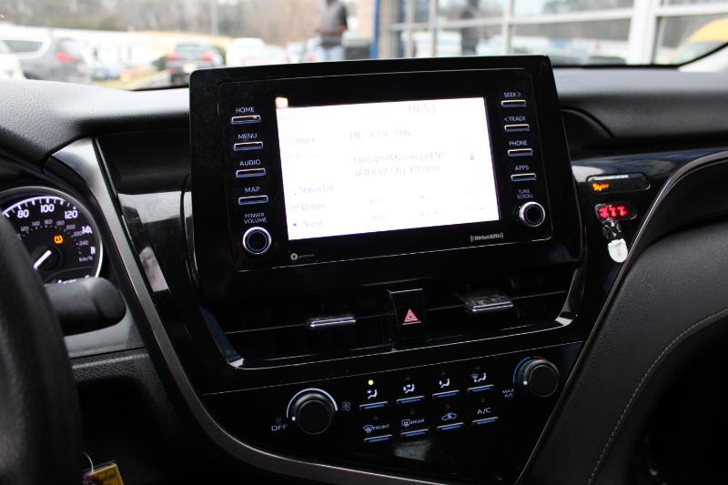 Toyota Camry LE Auto (Natl) 2021