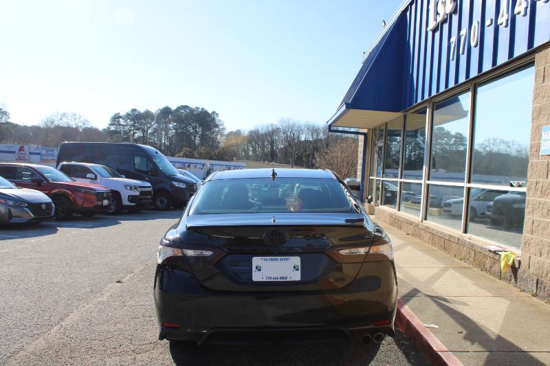 Toyota Camry SE Auto (Natl) 2020