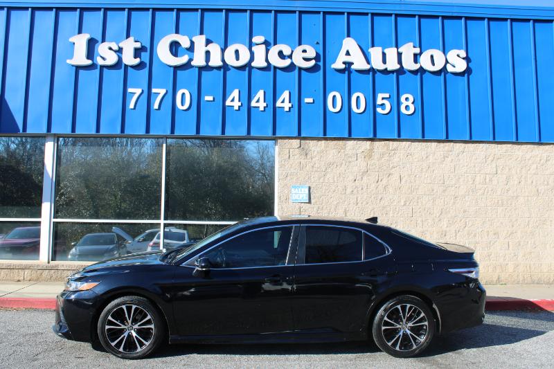 Toyota Camry SE Auto (Natl) 2020