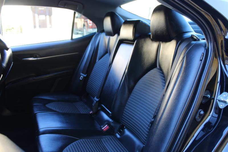 Toyota Camry SE Auto (Natl) 2020