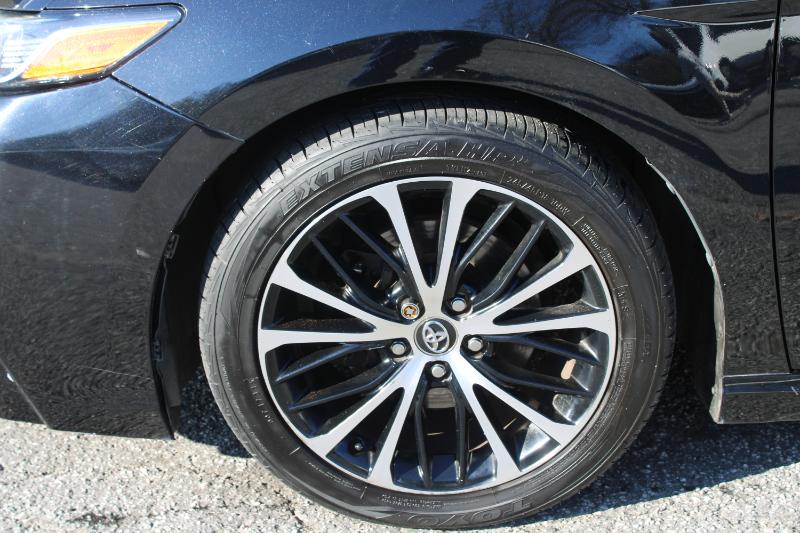 Toyota Camry SE Auto (Natl) 2020