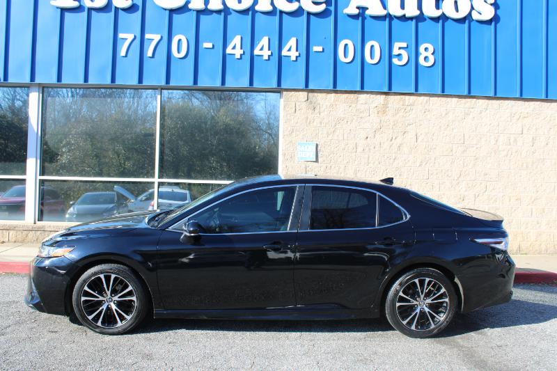 Toyota Camry SE Auto (Natl) 2020