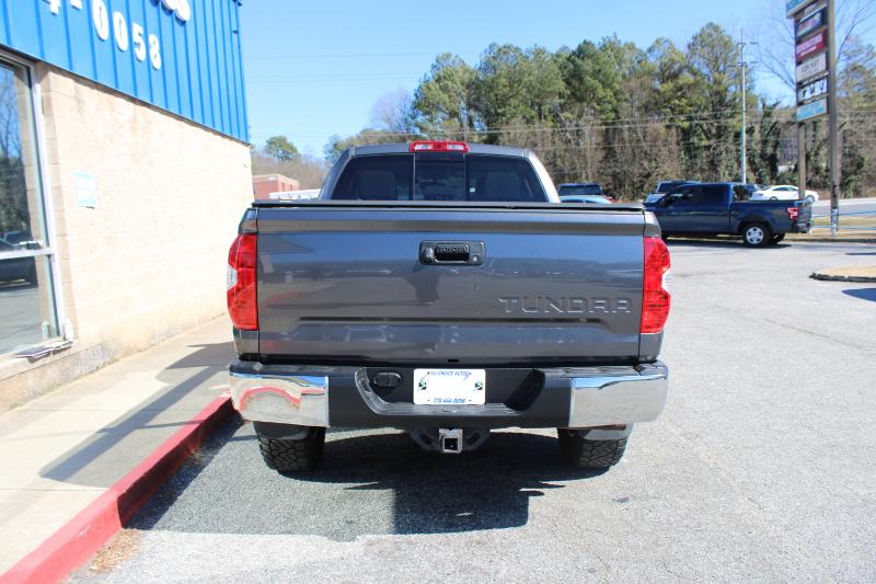 Toyota Tundra 4WD Truck Double Cab 5.7L V8 6-Spd AT SR5 (Natl) 2016