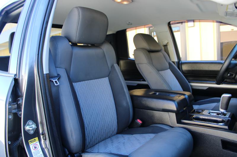 Toyota Tundra 4WD Truck Double Cab 5.7L V8 6-Spd AT SR5 (Natl) 2016