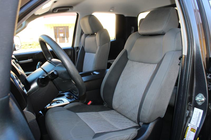 Toyota Tundra 4WD Truck Double Cab 5.7L V8 6-Spd AT SR5 (Natl) 2016