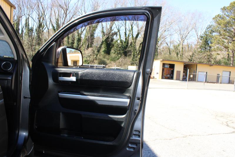 Toyota Tundra 4WD Truck Double Cab 5.7L V8 6-Spd AT SR5 (Natl) 2016