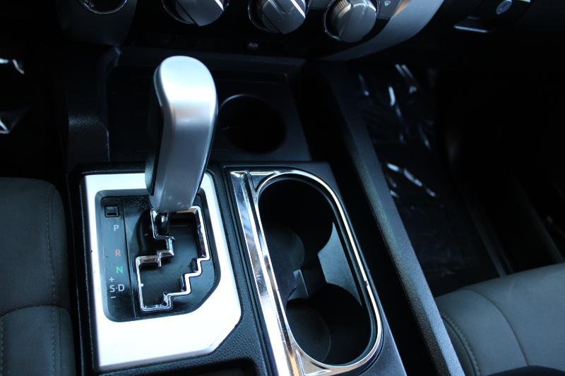 Toyota Tundra 4WD Truck Double Cab 5.7L V8 6-Spd AT SR5 (Natl) 2016