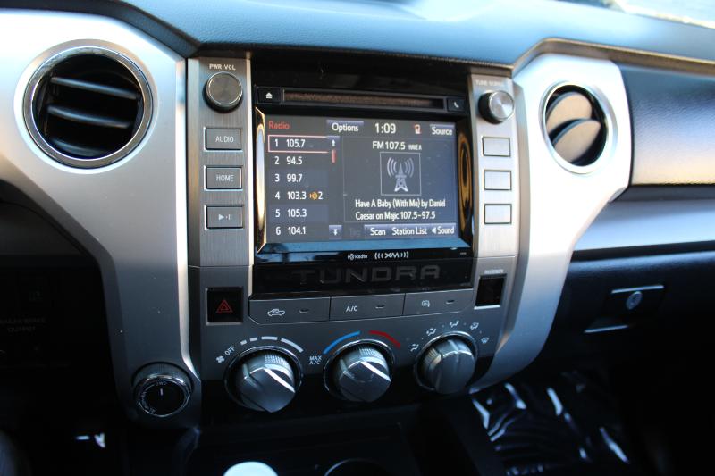 Toyota Tundra 4WD Truck Double Cab 5.7L V8 6-Spd AT SR5 (Natl) 2016