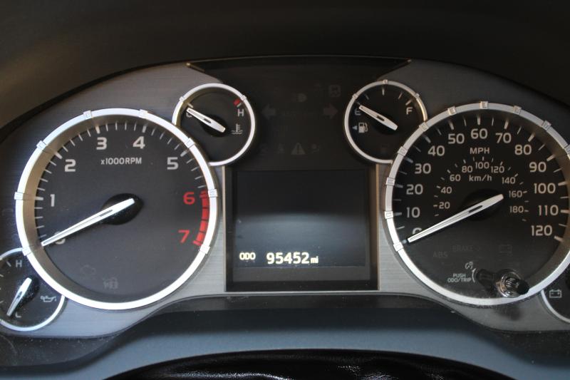 Toyota Tundra 4WD Truck Double Cab 5.7L V8 6-Spd AT SR5 (Natl) 2016